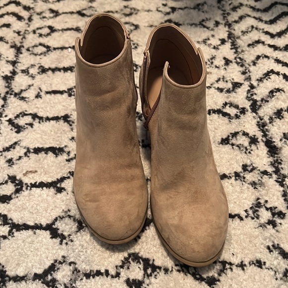 Old navy booties - Picture 2 of 2